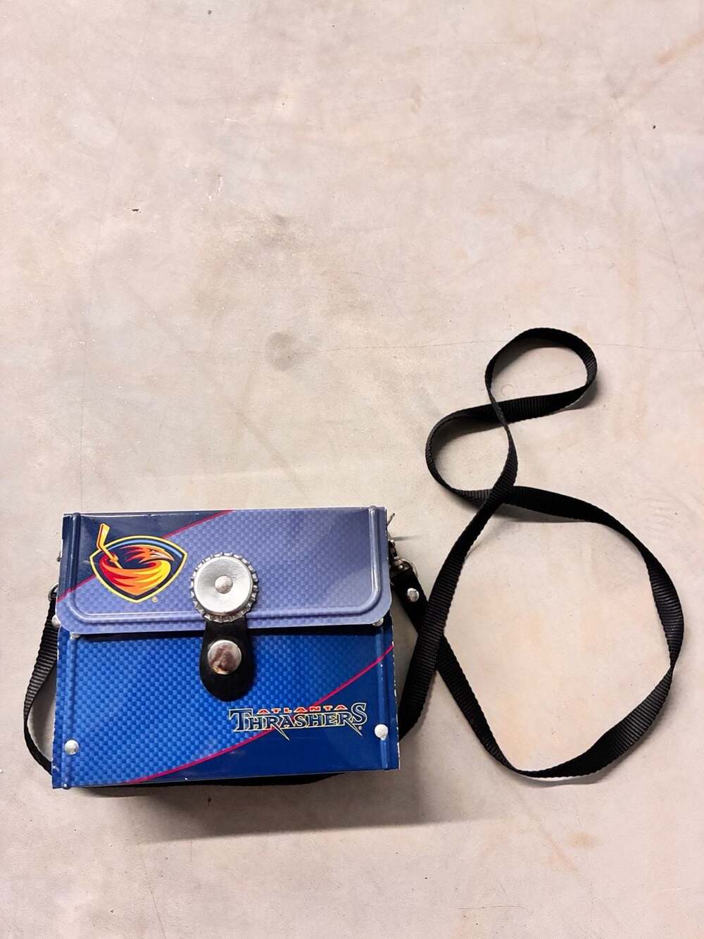 Atlanta Thrashers NHL Metal Lunch Box Crossbody Bag